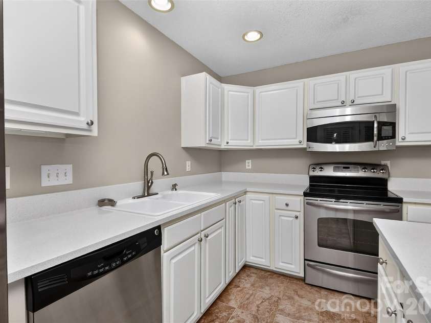 12523 Bluestem Lane, Charlotte, NC 28277.  MLS# CAR4429502, YatesRealty ID 54649. 