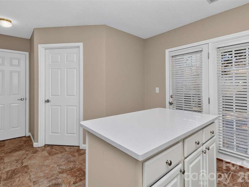 12523 Bluestem Lane, Charlotte, NC 28277.  MLS# CAR4429502, YatesRealty ID 54649. 