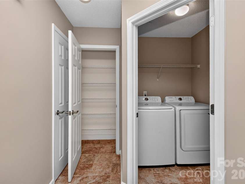 12523 Bluestem Lane, Charlotte, NC 28277.  MLS# CAR4429502, YatesRealty ID 54649. 