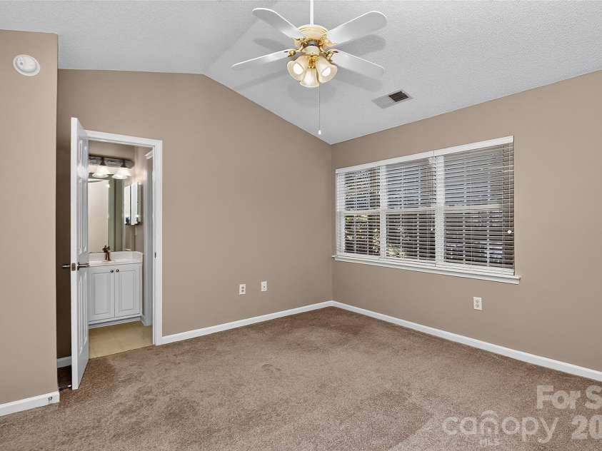 12523 Bluestem Lane, Charlotte, NC 28277.  MLS# CAR4429502, YatesRealty ID 54649. 