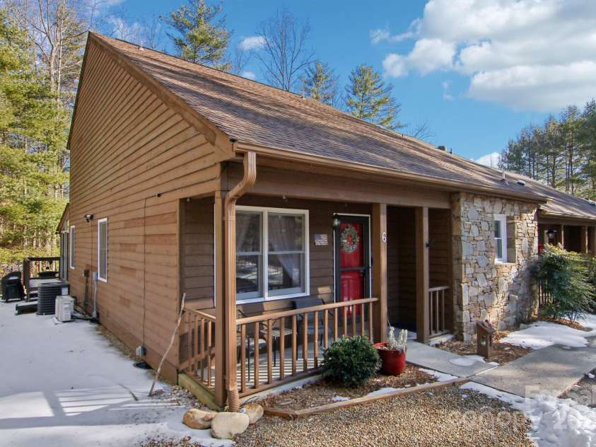 6 Calico Lane, Etowah, NC 28729.  MLS# CAR4215890, YatesRealty ID 5465. 
