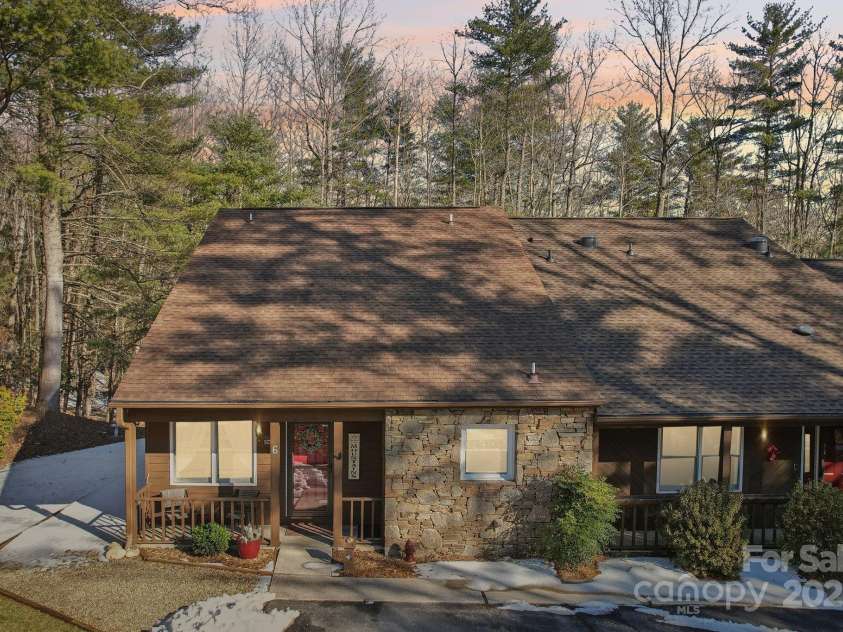6 Calico Lane, Etowah, NC 28729.  MLS# CAR4215890, YatesRealty ID 5465. End Unit
