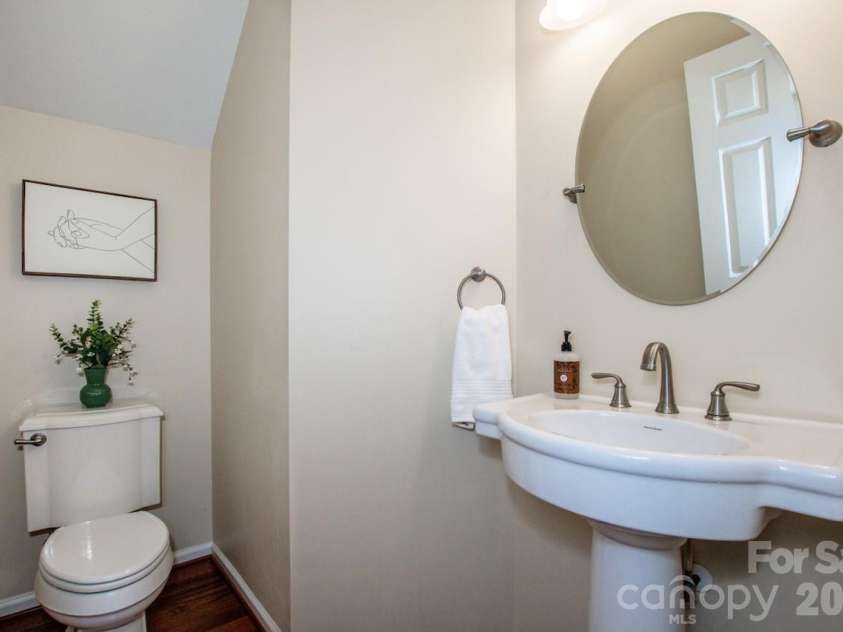 16908 Hampton Crossing Drive, Huntersville, NC 28078.  MLS# CAR4427172, YatesRealty ID 54652. First Floor 1/2 Bath