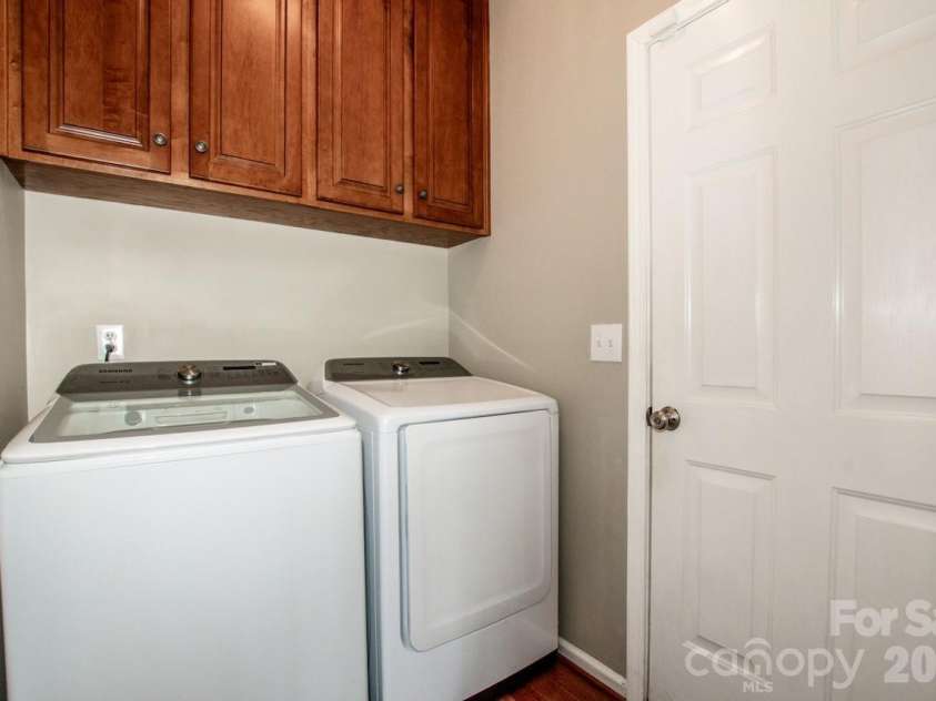 16908 Hampton Crossing Drive, Huntersville, NC 28078.  MLS# CAR4427172, YatesRealty ID 54652. First Floor Laundry Room