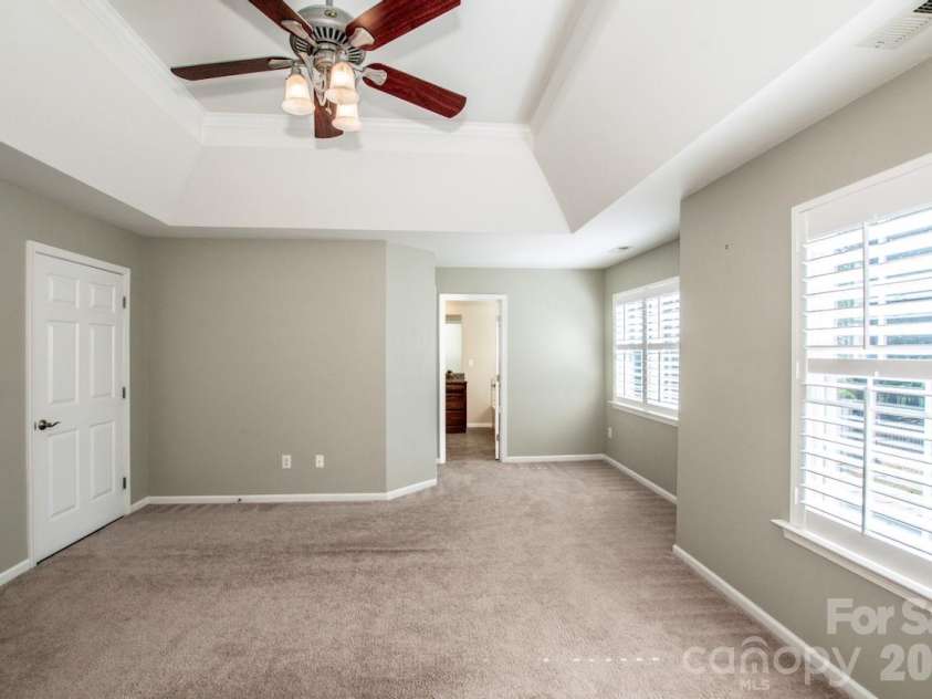 16908 Hampton Crossing Drive, Huntersville, NC 28078.  MLS# CAR4427172, YatesRealty ID 54652. Primary View 2