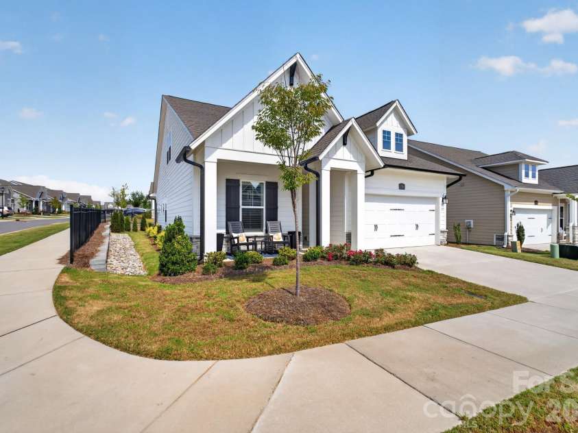 1018 Lowland Way, Waxhaw, NC 28173.  MLS# CAR4427578, YatesRealty ID 54654. Front Exterior
