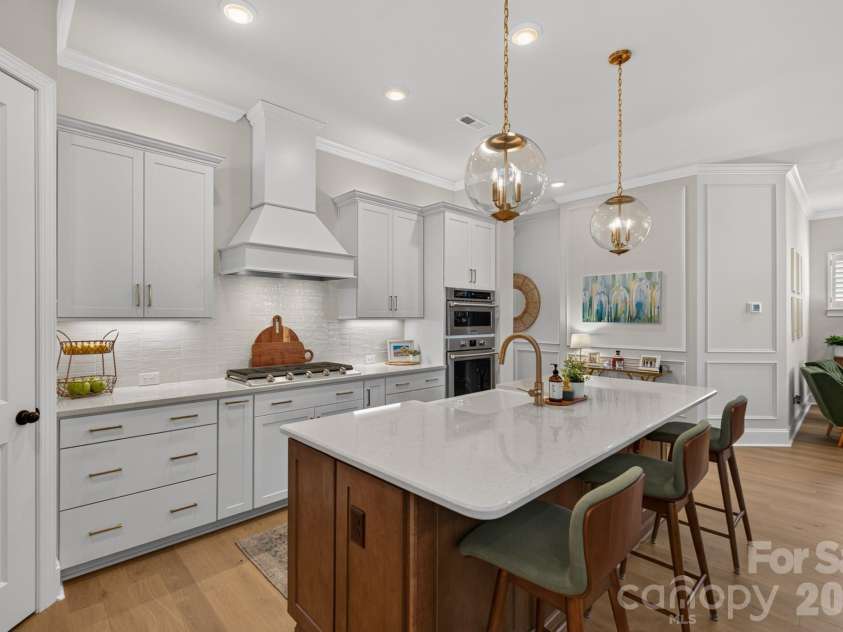 1018 Lowland Way, Waxhaw, NC 28173.  MLS# CAR4427578, YatesRealty ID 54654. Kitchen