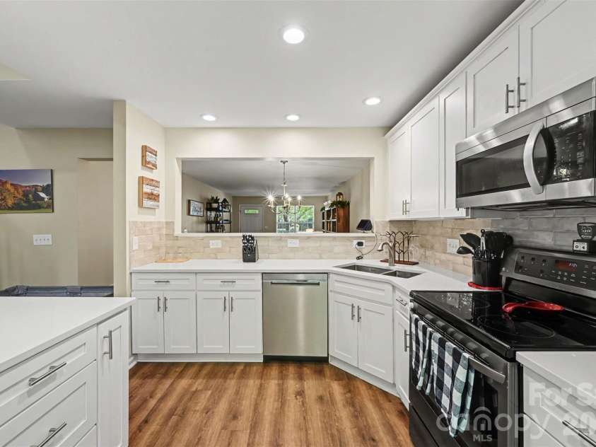 9618 Elizabeth Townes Lane, Charlotte, NC 28277.  MLS# CAR4419464, YatesRealty ID 54655. 