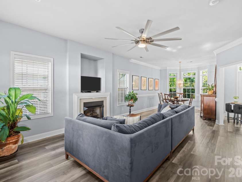 5520 Waverly Lynn Lane, Charlotte, NC 28269.  MLS# CAR4424437, YatesRealty ID 54656. 