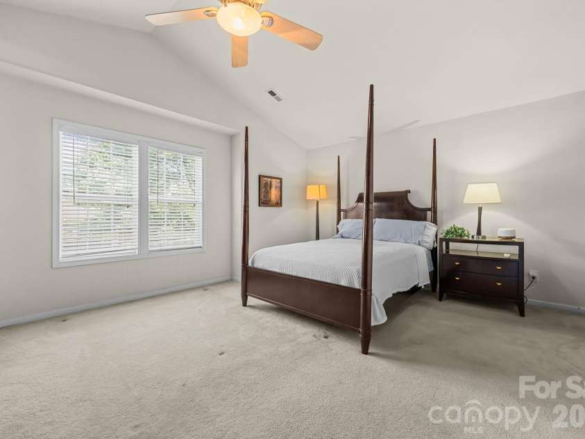 5520 Waverly Lynn Lane, Charlotte, NC 28269.  MLS# CAR4424437, YatesRealty ID 54656. 