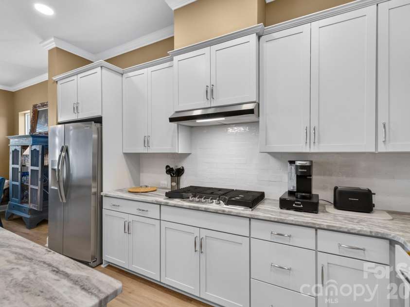 1006 Lowland Way, Waxhaw, NC 28173.  MLS# CAR4427580, YatesRealty ID 54659. Kitchen