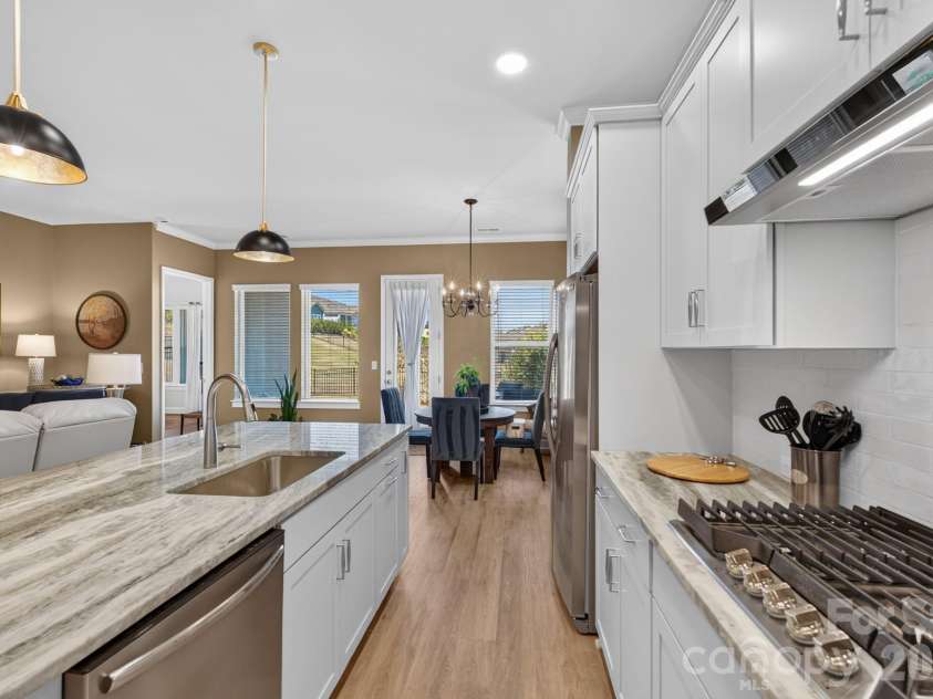 1006 Lowland Way, Waxhaw, NC 28173.  MLS# CAR4427580, YatesRealty ID 54659. Kitchen