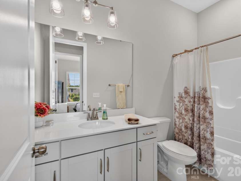 1006 Lowland Way, Waxhaw, NC 28173.  MLS# CAR4427580, YatesRealty ID 54659. Secondary Full Bathroom