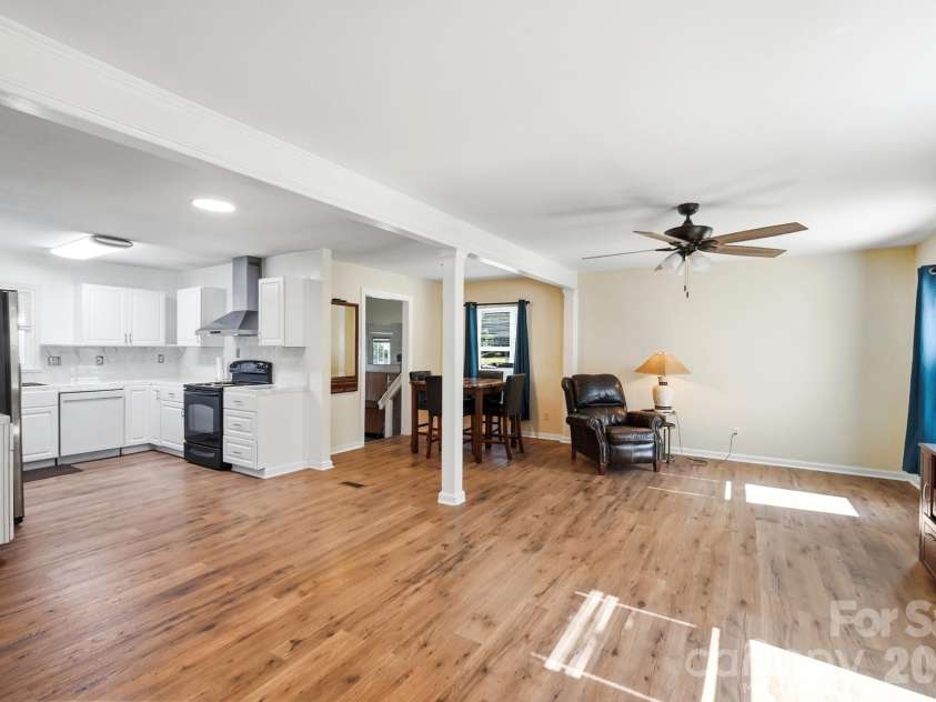 6301 Dwightware Boulevard, Charlotte, NC 28227.  MLS# CAR4381527, YatesRealty ID 54660. 