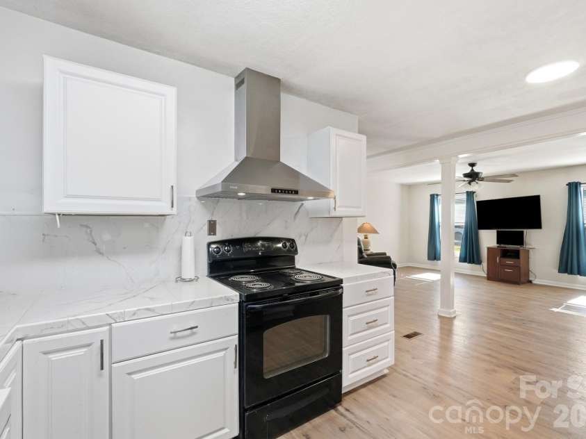 6301 Dwightware Boulevard, Charlotte, NC 28227.  MLS# CAR4381527, YatesRealty ID 54660. 