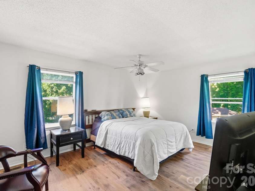 6301 Dwightware Boulevard, Charlotte, NC 28227.  MLS# CAR4381527, YatesRealty ID 54660. 