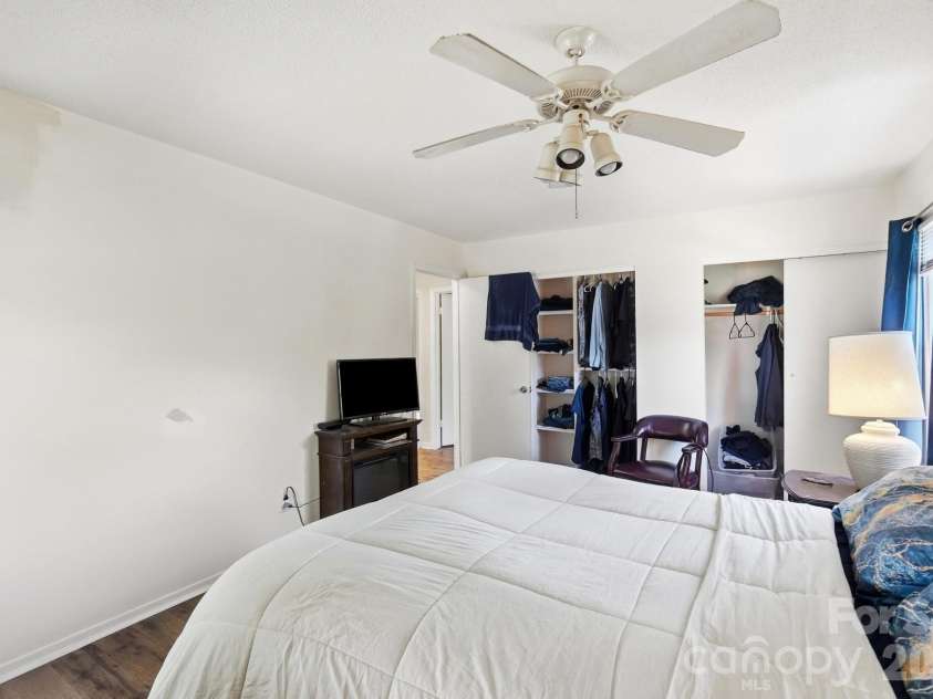 6301 Dwightware Boulevard, Charlotte, NC 28227.  MLS# CAR4381527, YatesRealty ID 54660. 