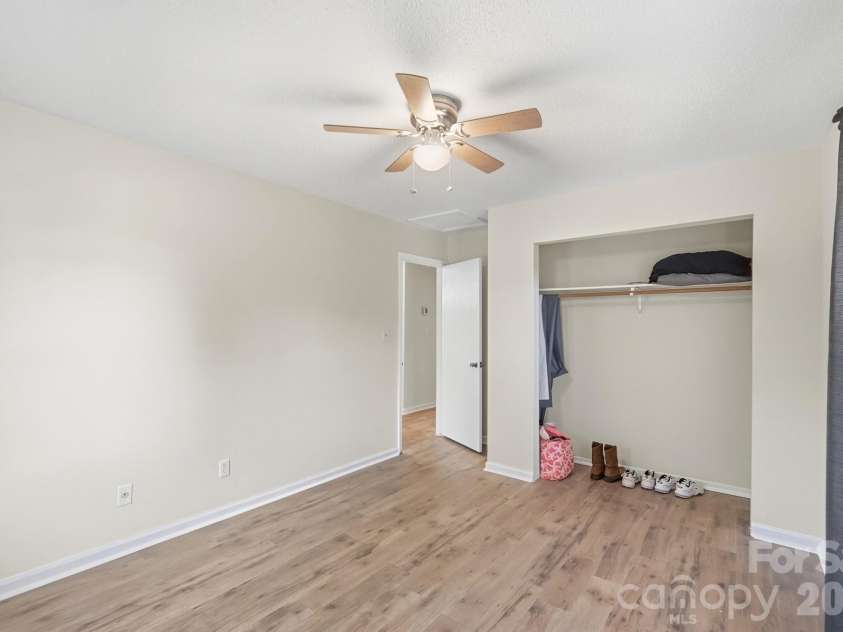 6301 Dwightware Boulevard, Charlotte, NC 28227.  MLS# CAR4381527, YatesRealty ID 54660. 