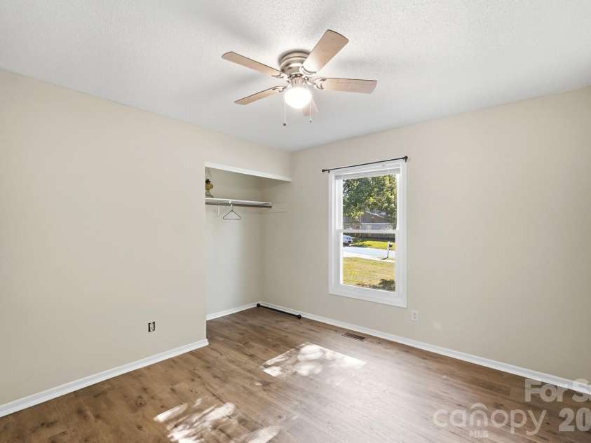 6301 Dwightware Boulevard, Charlotte, NC 28227.  MLS# CAR4381527, YatesRealty ID 54660. 