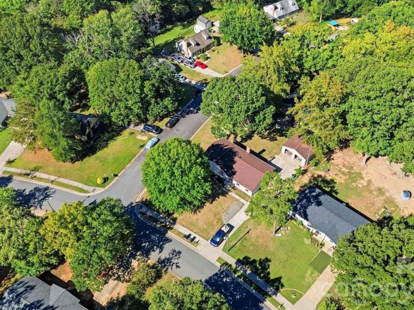6301 Dwightware Boulevard, Charlotte, NC 28227.  MLS# CAR4381527, YatesRealty ID 54660. 