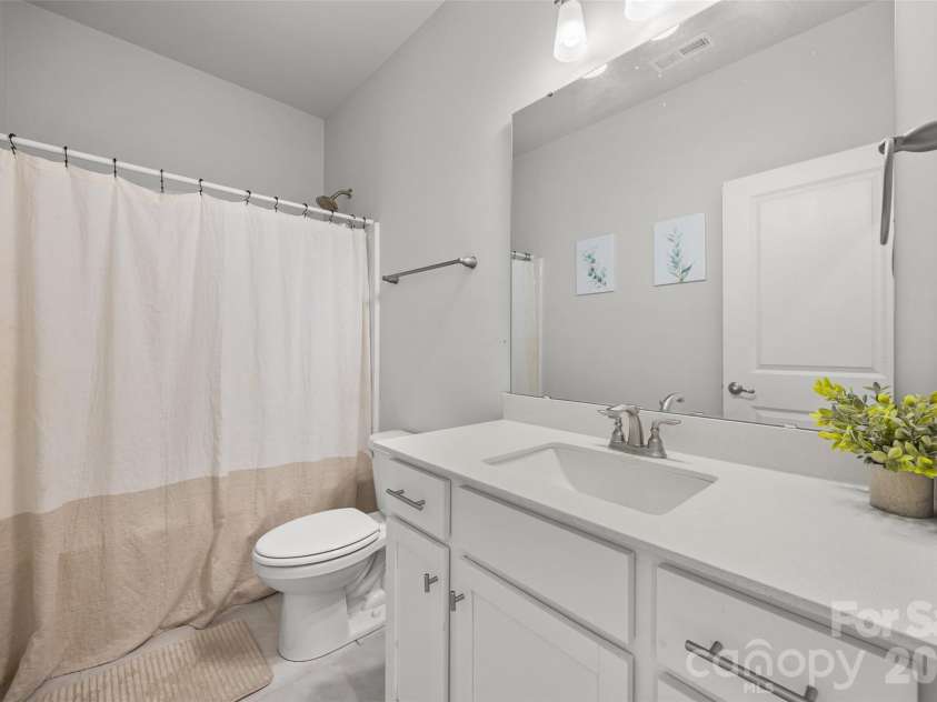 1759 Silver Birch Road, York, SC 29745.  MLS# CAR4420030, YatesRealty ID 54662. Full Bath Adjacent to Back Bedroom