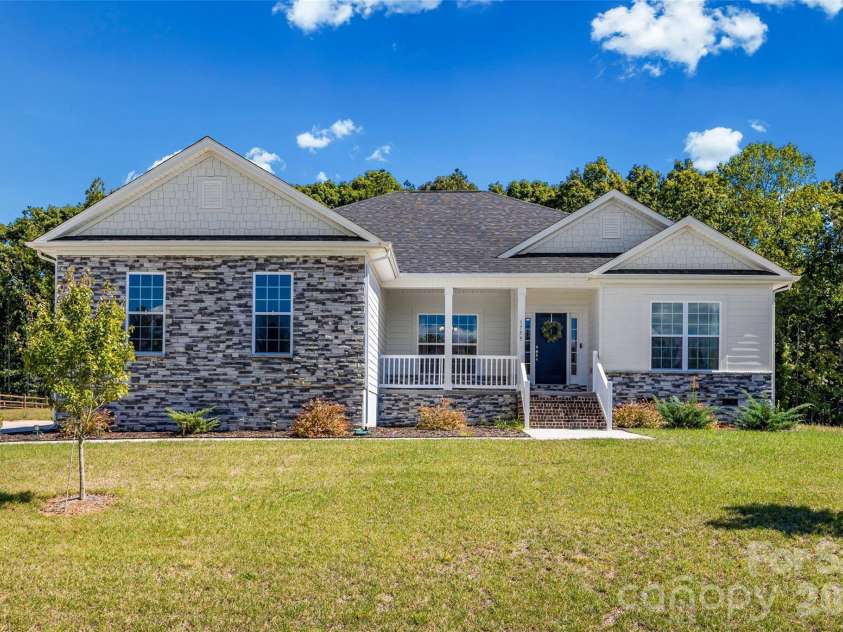 1759 Silver Birch Road, York, SC 29745.  MLS# CAR4420030, YatesRealty ID 54662. Welcome Home!
