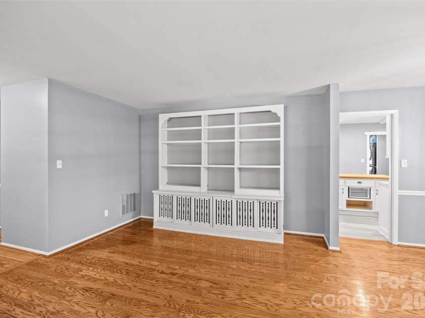 511 Morning Dale Road, Matthews, NC 28105.  MLS# CAR4420407, YatesRealty ID 54663. 