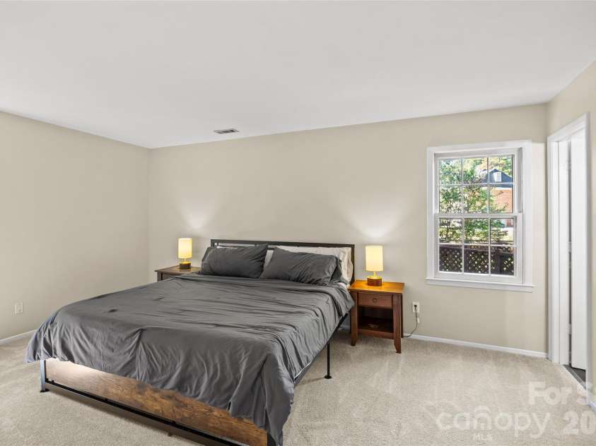 511 Morning Dale Road, Matthews, NC 28105.  MLS# CAR4420407, YatesRealty ID 54663. 