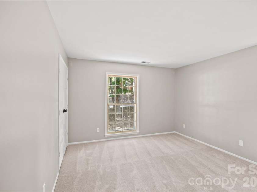 511 Morning Dale Road, Matthews, NC 28105.  MLS# CAR4420407, YatesRealty ID 54663. 