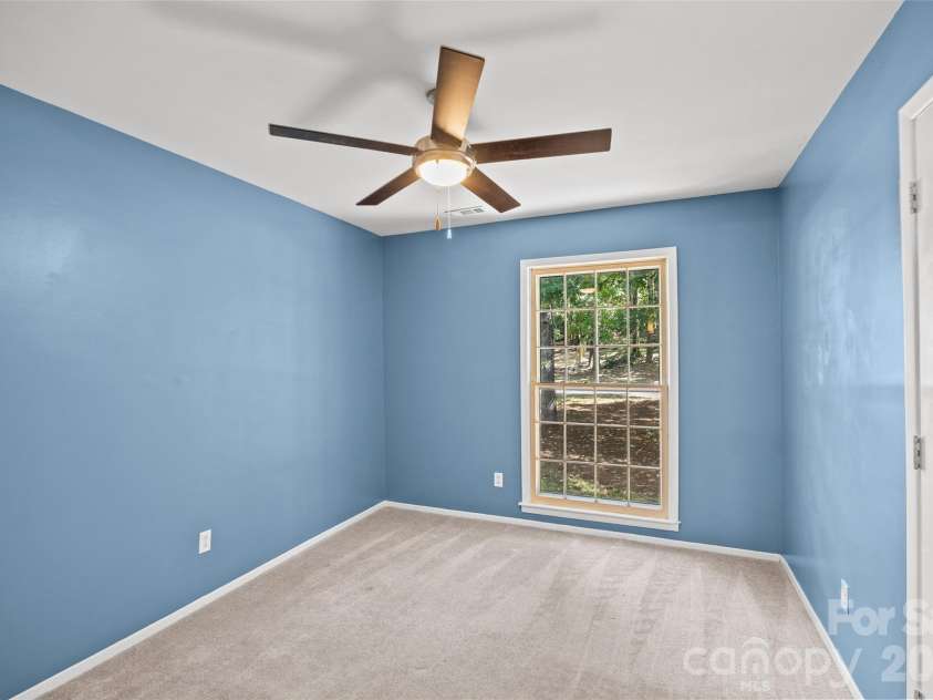 511 Morning Dale Road, Matthews, NC 28105.  MLS# CAR4420407, YatesRealty ID 54663. 