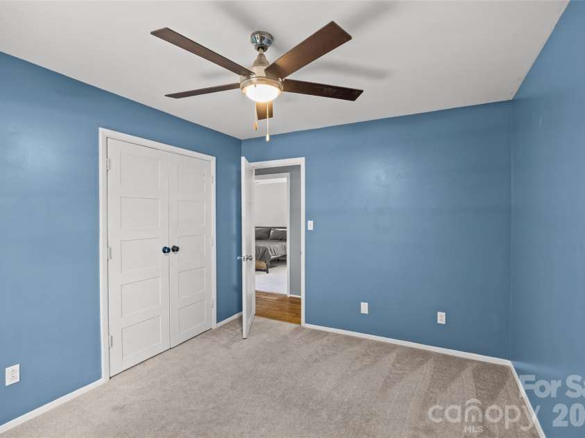 511 Morning Dale Road, Matthews, NC 28105.  MLS# CAR4420407, YatesRealty ID 54663. 