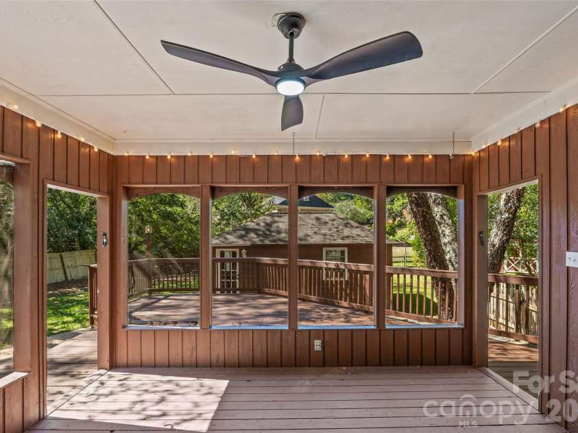 511 Morning Dale Road, Matthews, NC 28105.  MLS# CAR4420407, YatesRealty ID 54663. 