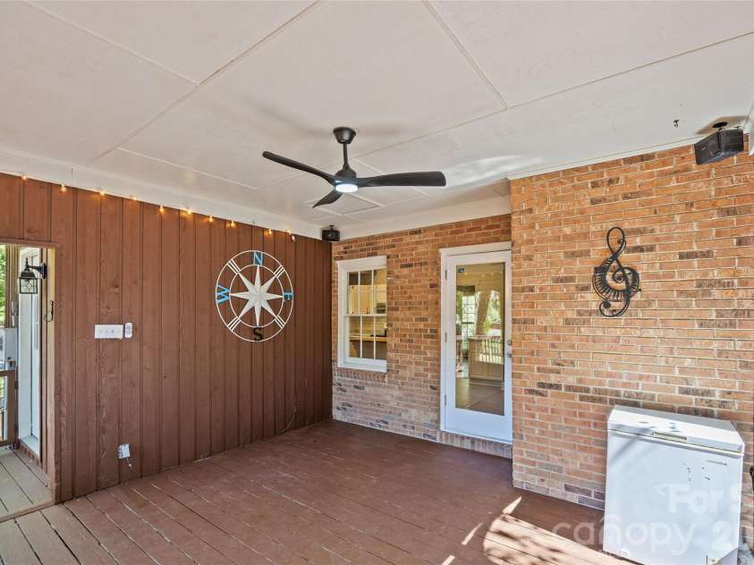 511 Morning Dale Road, Matthews, NC 28105.  MLS# CAR4420407, YatesRealty ID 54663. 
