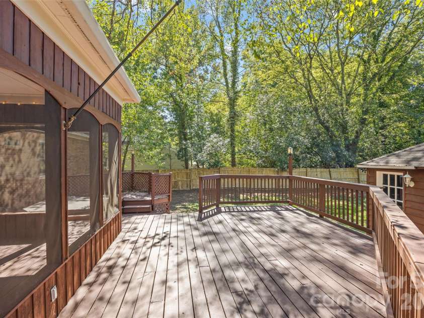 511 Morning Dale Road, Matthews, NC 28105.  MLS# CAR4420407, YatesRealty ID 54663. 