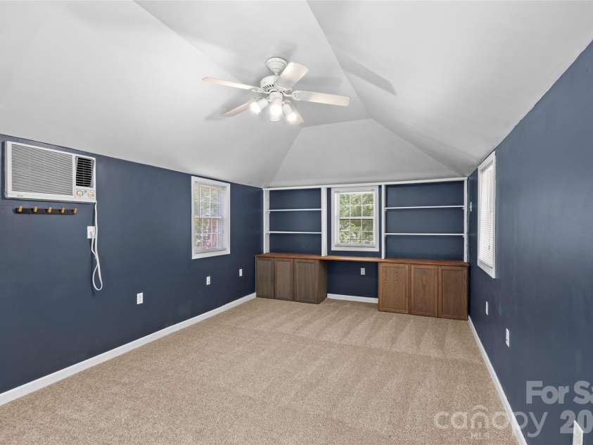 511 Morning Dale Road, Matthews, NC 28105.  MLS# CAR4420407, YatesRealty ID 54663. 