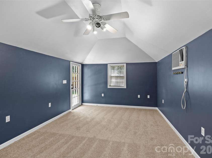 511 Morning Dale Road, Matthews, NC 28105.  MLS# CAR4420407, YatesRealty ID 54663. 