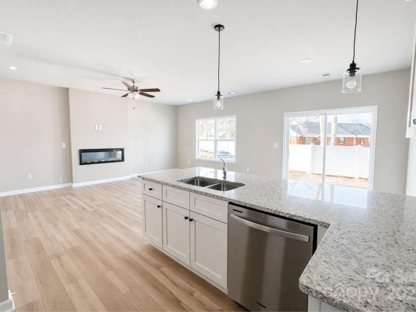 4729 Muskogee Drive, Charlotte, NC 28212.  MLS# CAR4334574, YatesRealty ID 54664. 