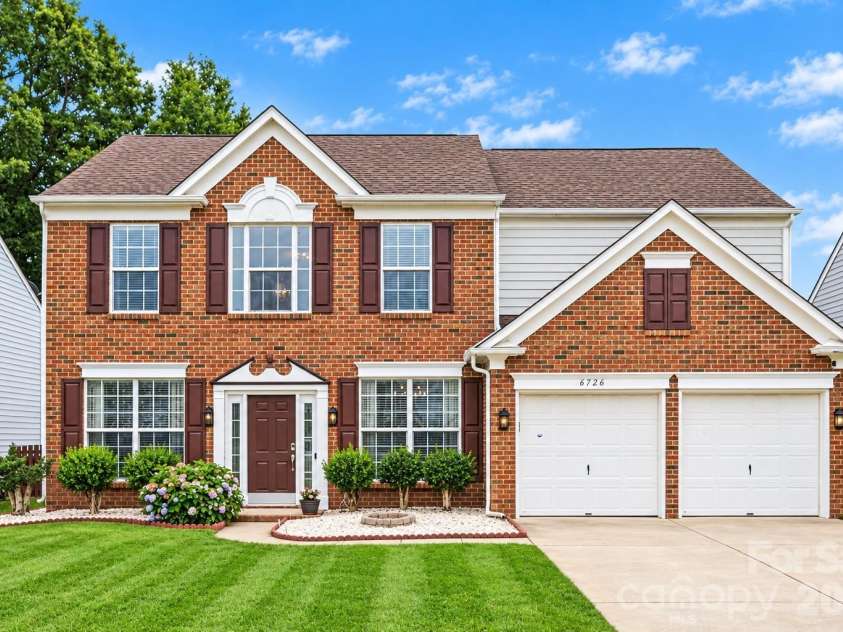 8728 Fieldcroft Drive, Charlotte, NC 28277.  MLS# CAR4427939, YatesRealty ID 54669. 