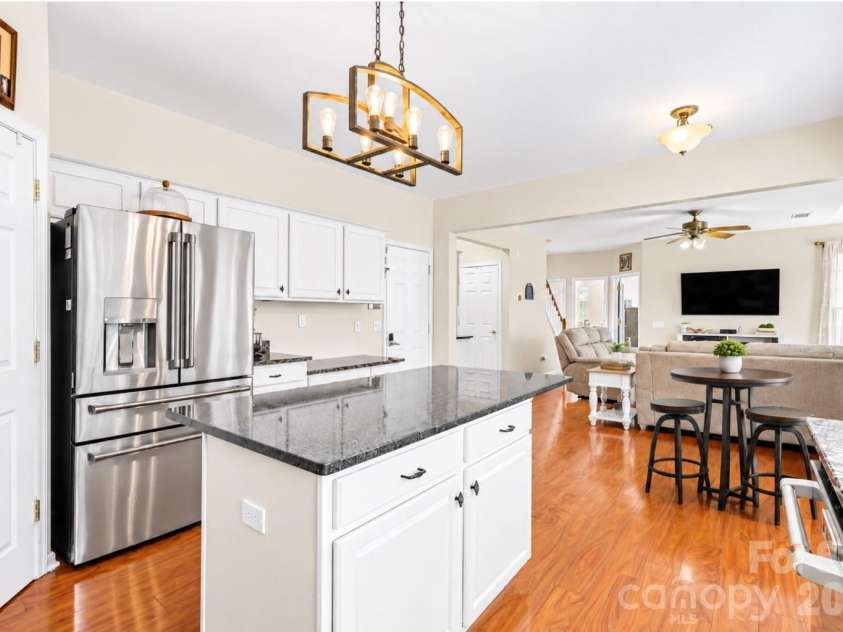 8728 Fieldcroft Drive, Charlotte, NC 28277.  MLS# CAR4427939, YatesRealty ID 54669. 