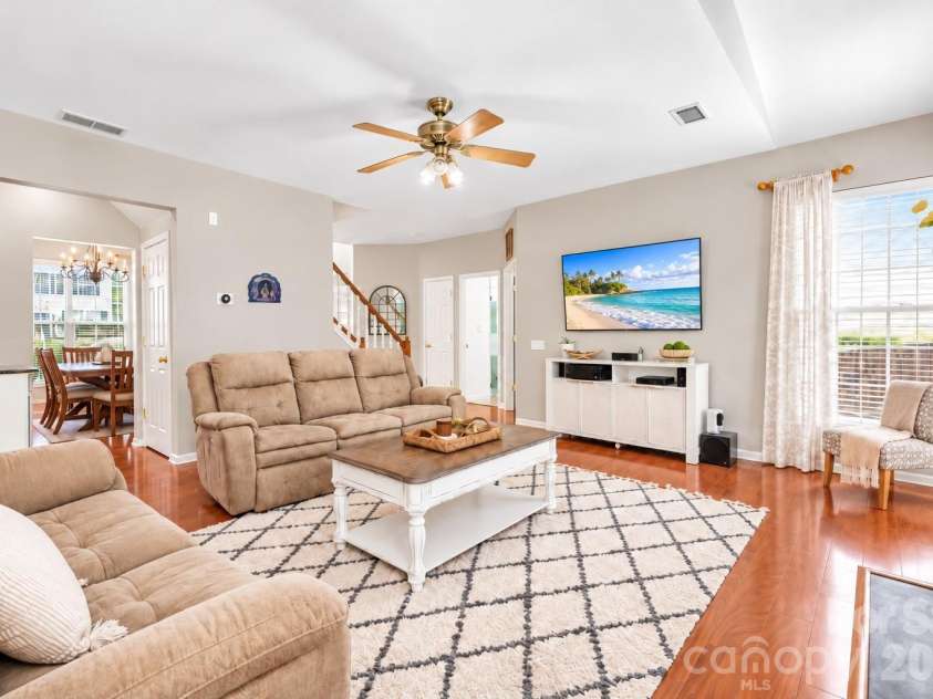 8728 Fieldcroft Drive, Charlotte, NC 28277.  MLS# CAR4427939, YatesRealty ID 54669. 
