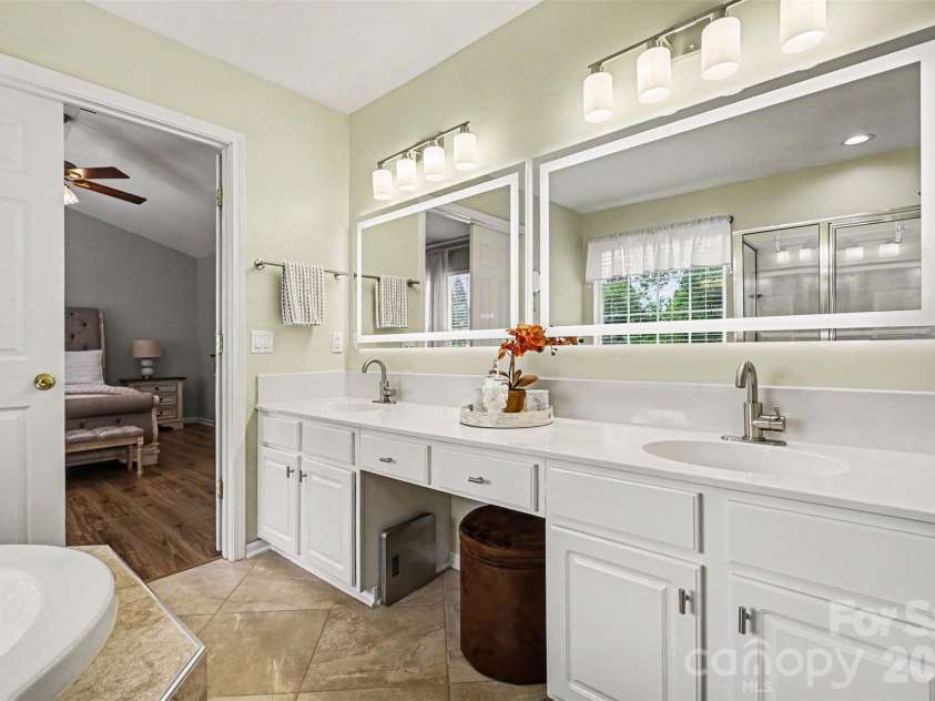 8728 Fieldcroft Drive, Charlotte, NC 28277.  MLS# CAR4427939, YatesRealty ID 54669. 