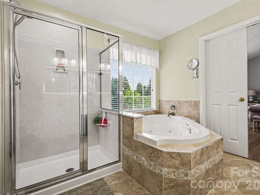 8728 Fieldcroft Drive, Charlotte, NC 28277.  MLS# CAR4427939, YatesRealty ID 54669. 