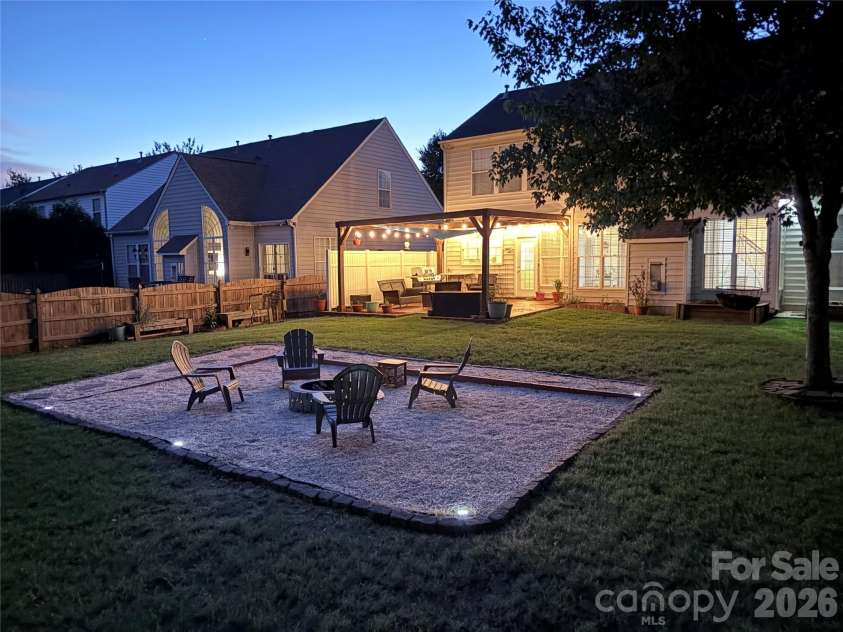 8728 Fieldcroft Drive, Charlotte, NC 28277.  MLS# CAR4427939, YatesRealty ID 54669. 