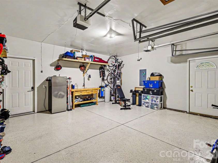8728 Fieldcroft Drive, Charlotte, NC 28277.  MLS# CAR4427939, YatesRealty ID 54669. 