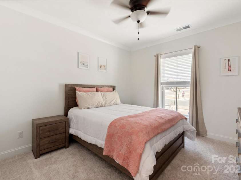 11031 Larkslea Lane, Charlotte, NC 28278.  MLS# CAR4271960, YatesRealty ID 5467. 