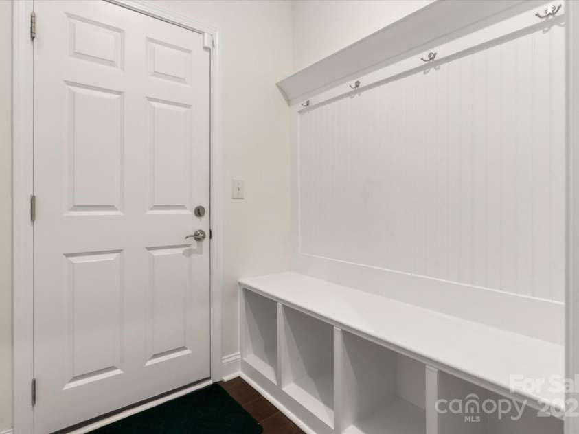 11031 Larkslea Lane, Charlotte, NC 28278.  MLS# CAR4271960, YatesRealty ID 5467. 