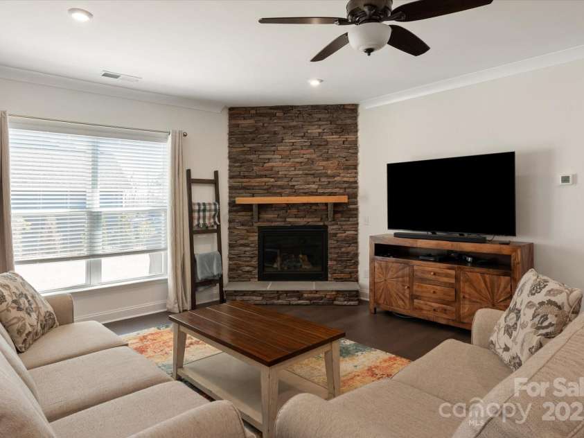 11031 Larkslea Lane, Charlotte, NC 28278.  MLS# CAR4271960, YatesRealty ID 5467. 