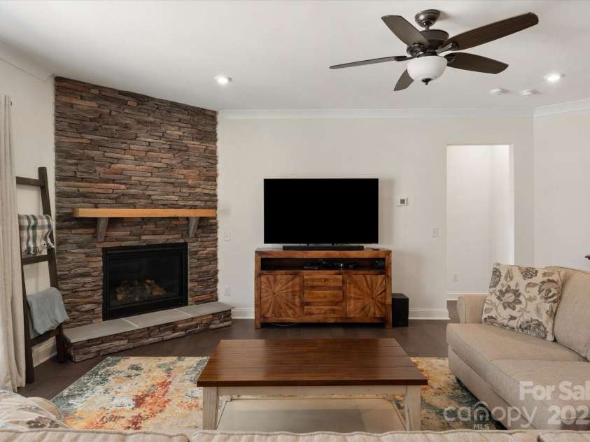 11031 Larkslea Lane, Charlotte, NC 28278.  MLS# CAR4271960, YatesRealty ID 5467. 