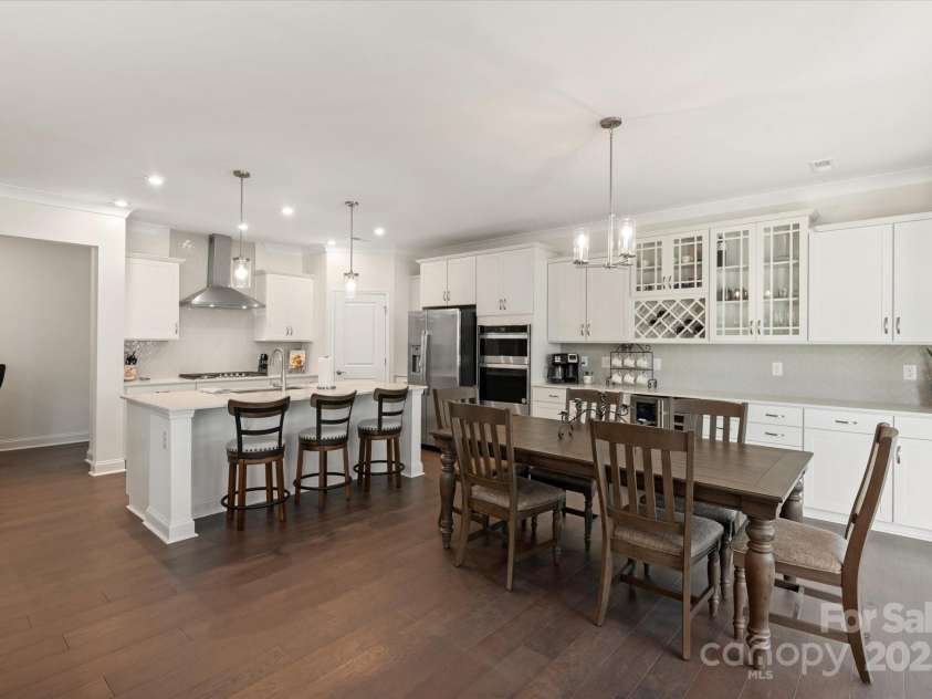 11031 Larkslea Lane, Charlotte, NC 28278.  MLS# CAR4271960, YatesRealty ID 5467. 