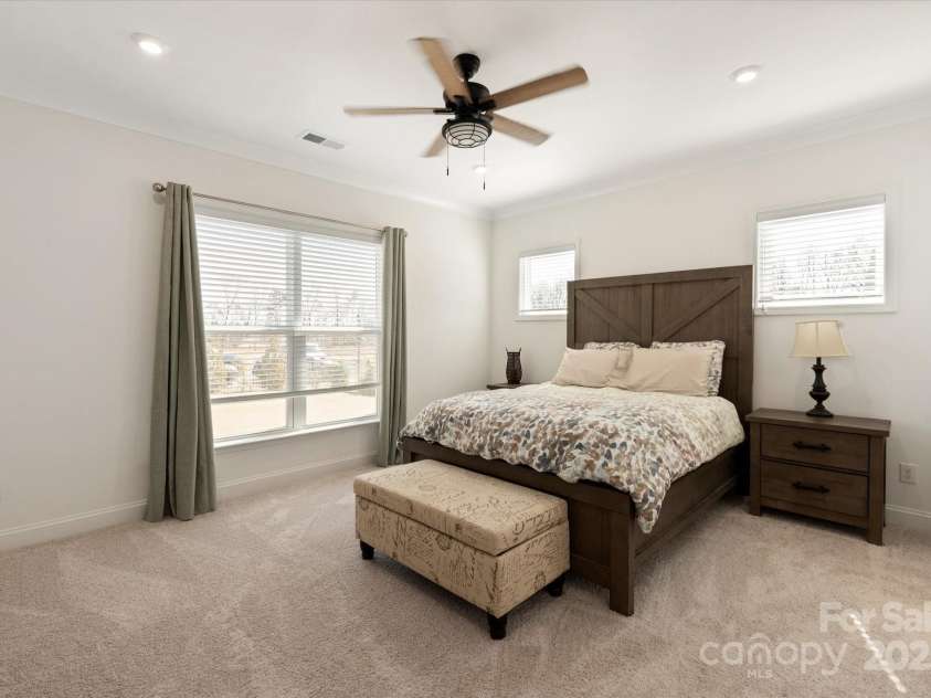 11031 Larkslea Lane, Charlotte, NC 28278.  MLS# CAR4271960, YatesRealty ID 5467. 